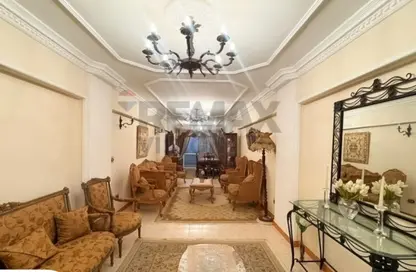 شقة - 2 غرف نوم - 1 حمام للبيع في شارع أحمد باشا ترك - فلمنج - حي شرق - الاسكندرية