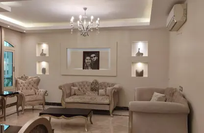 Apartment - 3 Bedrooms - 2 Bathrooms for sale in Al Gezira St. - South Investors Area - New Cairo City - Cairo