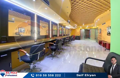 محل تجاري - استوديو - 3 حمامات للايجار في شارع خليل الخياط باشا - كفر عبده - رشدي - حي شرق - الاسكندرية