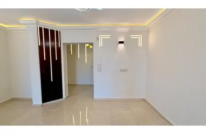شقة - 3 غرف نوم - 2 حمامات للايجار في مدينة الخمائل - كمبوندات الشيخ زايد - الشيخ زايد - الجيزة