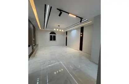 Apartment - 2 Bedrooms - 1 Bathroom for sale in Gate 3 old - Khafre - Hadayek El Ahram - Giza