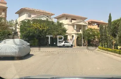 Villa - 5 Bedrooms - 6 Bathrooms for sale in Maxim - The 1st Settlement - New Cairo City - Cairo