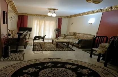 شقة - 3 غرف نوم - 2 حمامات للبيع في المستثمر الصغير - الحي العاشر - الشيخ زايد - الجيزة
