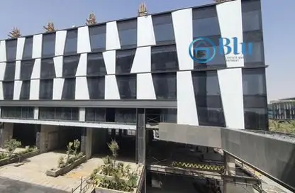 مساحات مكتبية - استوديو - 2 حمامات للايجار في يو فينوس - التجمع الاول - مدينة القاهرة الجديدة - القاهرة