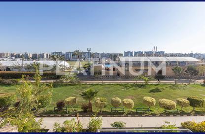 Apartment - 3 Bedrooms - 2 Bathrooms for sale in Madkhal Sharkt Al Nakhl Wa Al Handasa St. - Smouha - Hay Sharq - Alexandria