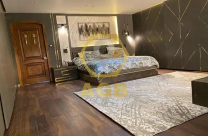 دوبلكس - 5 غرف نوم - 3 حمامات للبيع في شارع احمد تيسير - ارض الجولف - مصر الجديدة - القاهرة