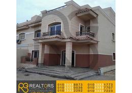 Townhouse - 5 bedrooms - 4 bathrooms for للبيع in Garden City - Northern Expansions - 6 October City - Giza
