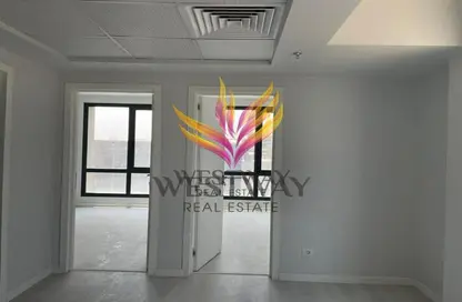 عيادة - استوديو - 3 حمامات للايجار في اركان بلازا - محور 26 يوليو - الشيخ زايد - الجيزة
