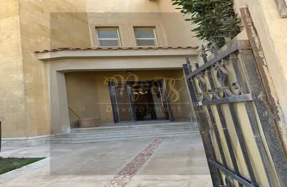 فيلا - 4 غرف نوم - 3 حمامات للايجار في رويال ميدوز - كمبوندات الشيخ زايد - الشيخ زايد - الجيزة