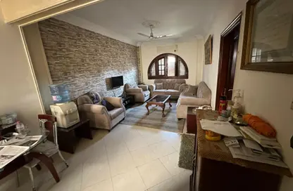 شقة - 4 غرف نوم - 2 حمامات للبيع في شارع مصعب بن عمير - المنطقة ه - حى جنوب الاكايمية - مدينة القاهرة الجديدة - القاهرة