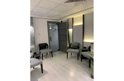 Clinic - Studio - 1 Bathroom for sale in Arkan Plaza - 26th of July Corridor - Sheikh Zayed City - Giza