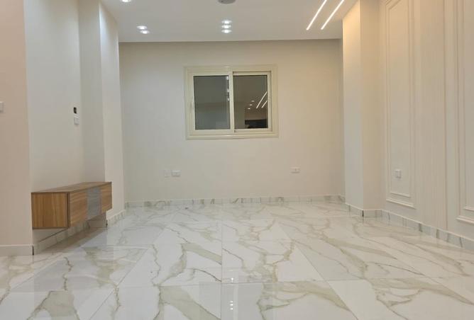 8330198 - Property Image 2