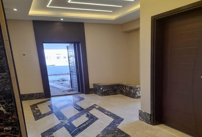 8433621 - Property Image 3