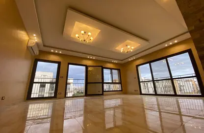شقة - 2 غرف نوم - 3 حمامات للايجار في ذا كورت ياردز - كمبوندات الشيخ زايد - الشيخ زايد - الجيزة
