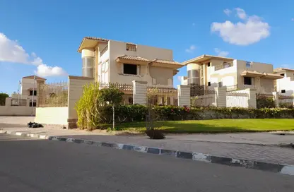 فيلا - 4 غرف نوم - 4 حمامات للبيع في رويال سيتي - كمبوندات الشيخ زايد - الشيخ زايد - الجيزة