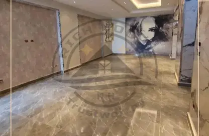 Apartment - 3 Bedrooms - 2 Bathrooms for sale in Mohamed Fawzy Moaz St. - Smouha - Hay Sharq - Alexandria