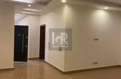 شقة - 3 غرف نوم - 1 حمام للايجار في طريق خدمه - حى جنوب الاكايمية - مدينة القاهرة الجديدة - القاهرة