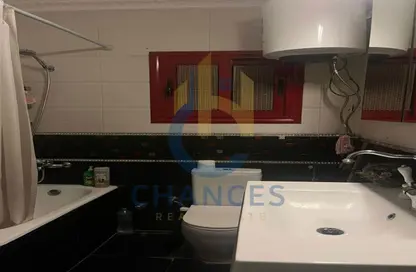 Apartment - 2 Bedrooms - 1 Bathroom for sale in Street 77 - Maadi - Hay El Maadi - Cairo
