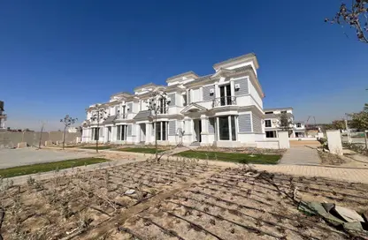 Villa - 3 Bedrooms - 3 Bathrooms for sale in Mountain View iCity October - 6 October Compounds - 6 October City - Giza