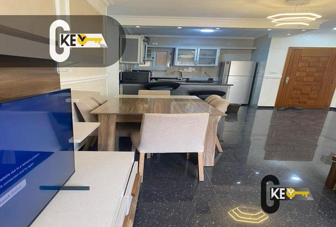 8081521 - Property Image 2