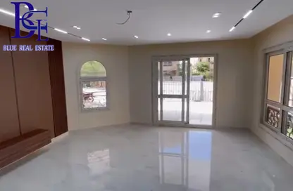Apartment - 3 Bedrooms - 2 Bathrooms for sale in Al Khamayel city - Sheikh Zayed Compounds - Sheikh Zayed City - Giza