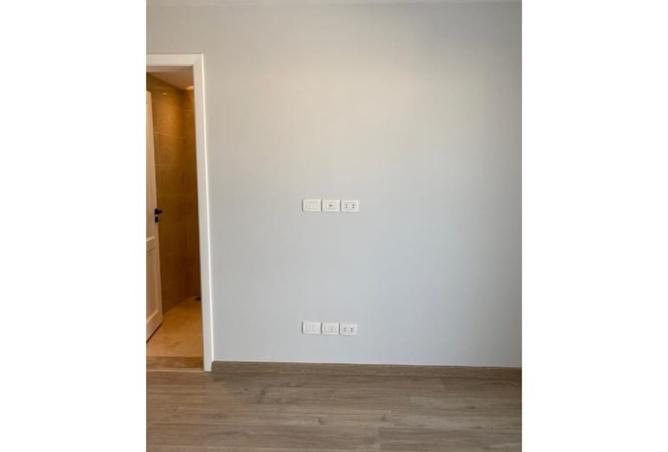 8048528 - Property Image 2