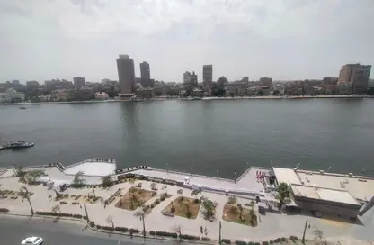 شقة - 7 غرف نوم - 3 حمامات للبيع في شارع امتداد كورنيش النيل - جاردن سيتي - القاهرة