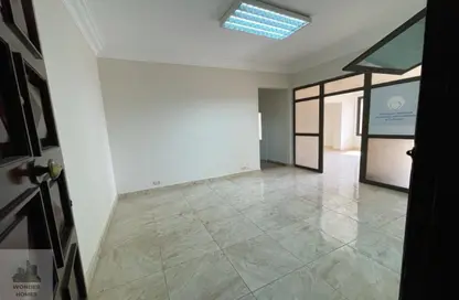 Apartment - 4 Bedrooms - 3 Bathrooms for rent in Street 250 - Degla - Hay El Maadi - Cairo