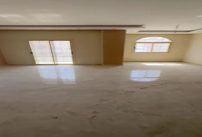 8074428 - Property Image 2