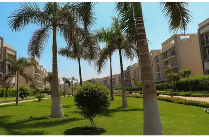 Apartment - 2 Bedrooms - 2 Bathrooms for sale in Moon Residences - Fifth Square - The 5th Settlement - New Cairo City - Cairo