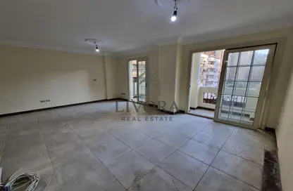 شقة - 2 غرف نوم - 2 حمامات للايجار في شارع شعراوي - لوران - حي شرق - الاسكندرية