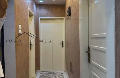 شقة - 2 غرف نوم - 1 حمام للبيع في شارع 16 - الحي الحادي عشر - الشيخ زايد - الجيزة