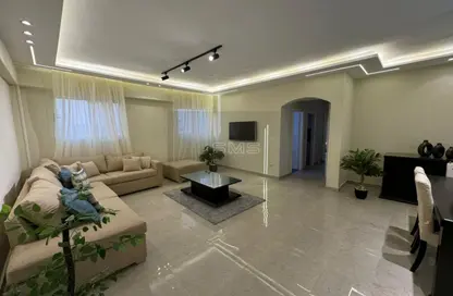 Apartment - 2 Bedrooms - 1 Bathroom for rent in Orouba Axis - Area A - Ganoob El Acadimia - New Cairo City - Cairo