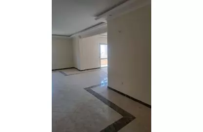 Apartment - 3 Bedrooms - 3 Bathrooms for rent in 8th District - 6 October City - Giza