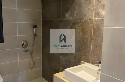 Penthouse - 5 Bedrooms - 3 Bathrooms for sale in Village West - Sheikh Zayed Compounds - Sheikh Zayed City - Giza