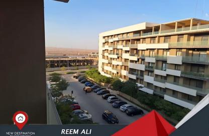 شقة - 3 غرف نوم - 3 حمامات للبيع في كمبوند البروج - كمبوندات الشروق - مدينة الشروق - القاهرة