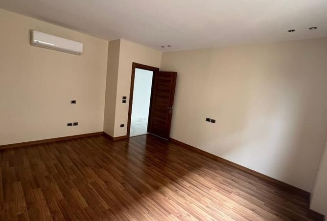 8232228 - Property Image 3