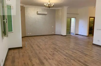 فيلا - 8 غرف نوم - 8 حمامات للبيع في طريق بيفرلي هيلز - الحي السابع عشر - الشيخ زايد - الجيزة