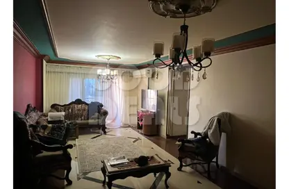 شقة - 3 غرف نوم - 1 حمام للبيع في شارع عبد الرحمن رشدي - ميدان سانت فاطيما - النزهة - القاهرة