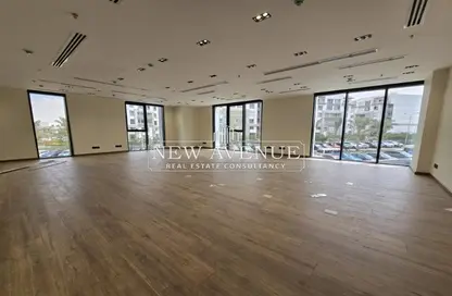 Office Space - Studio - 1 Bathroom for rent in Hyde Park - 5th Settlement Compounds - The 5th Settlement - New Cairo City - Cairo