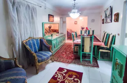 Apartment - 4 Bedrooms - 2 Bathrooms for sale in Zou Al Fekar St. - Janaklees - Hay Sharq - Alexandria