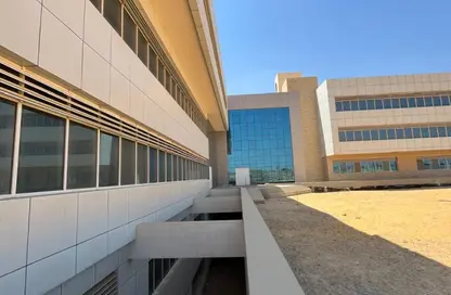 بناية كاملة - استوديو - 8 حمامات للبيع في محور 26 يوليو - مدينة 6 أكتوبر - الجيزة
