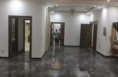 فيلا - 3 غرف نوم - 3 حمامات للايجار في شارع مجمع البنوك - شارع التسعين الجنوبي - التجمع الخامس - مدينة القاهرة الجديدة - القاهرة