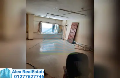 Office Space - Studio - 2 Bathrooms for rent in Omar Lotfy St. - Ibrahimia - Hay Wasat - Alexandria