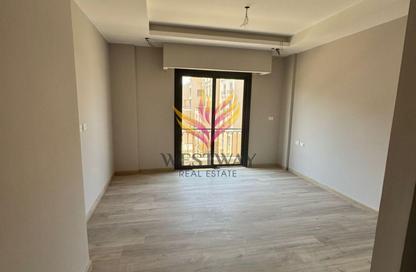 Apartment - 3 Bedrooms - 3 Bathrooms for rent in Village West - Sheikh Zayed Compounds - Sheikh Zayed City - Giza