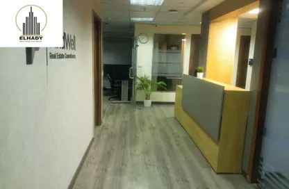 مكتب عمل جماعي - استوديو - 1 حمام للايجار في شارع مجمع البنوك - شارع التسعين الجنوبي - التجمع الخامس - مدينة القاهرة الجديدة - القاهرة