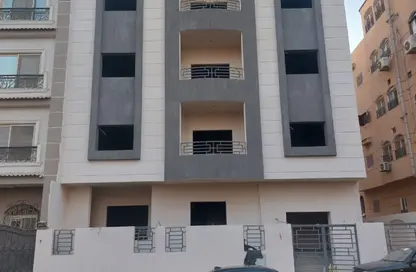 Whole Building - 3 Bedrooms - 3 Bathrooms for sale in The 3rd Settlement - New Cairo City - Cairo