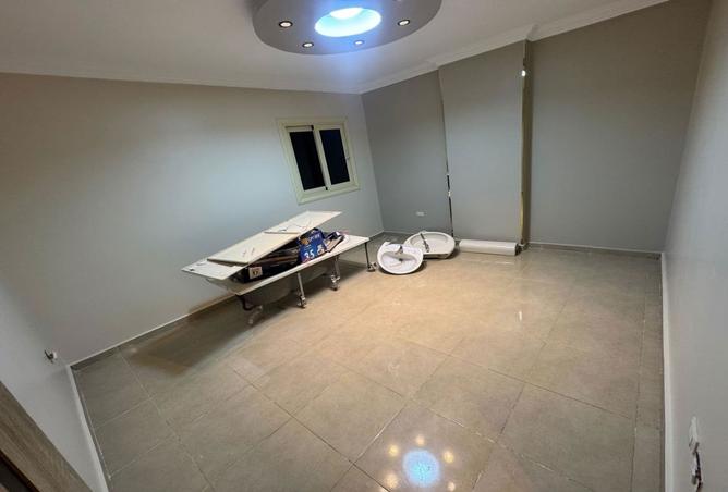 8181860 - Property Image 3