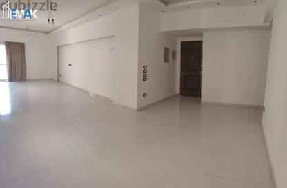 Apartment - 4 Bedrooms - 2 Bathrooms for sale in Al Thaqafa Square - 9th District - Obour City - Qalyubia