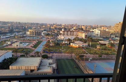 Apartment - 3 Bedrooms - 3 Bathrooms for sale in Khalf Hadayek El Obour St. - Roxy - Heliopolis - Masr El Gedida - Cairo
